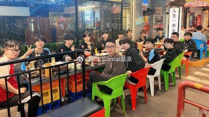 TTG战胜Hero 九尾的技能释放精准无比，钎城输出火力全开。他们一路奋起直追，