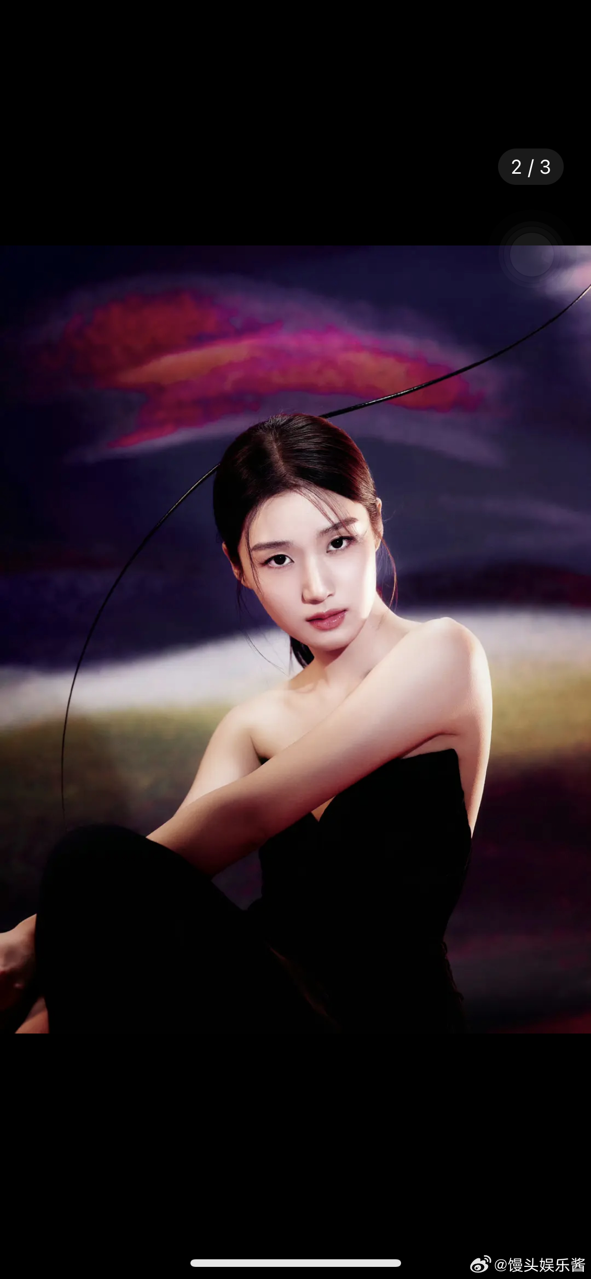 不知道的还以为是张艺兴穿了女装 ​​​