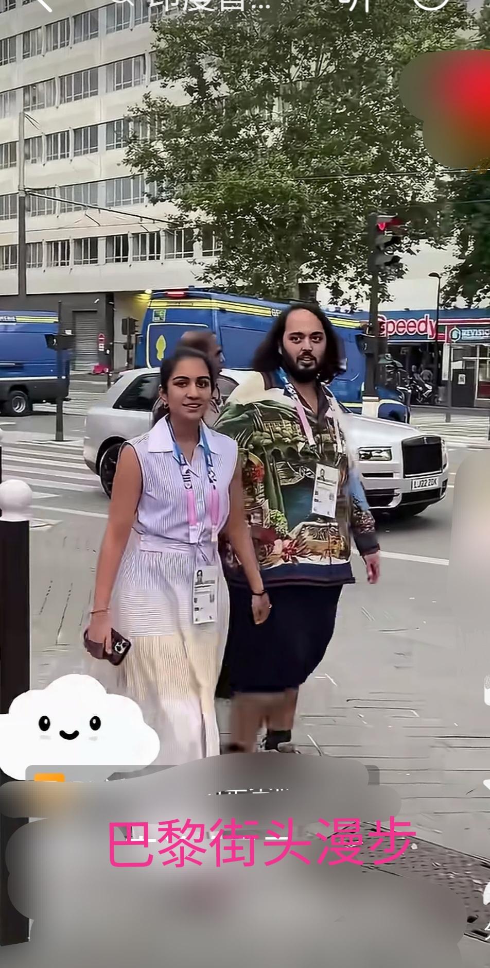 印度首富小儿子阿南特在刚新婚那会就带媳妇去巴黎逛街了。
两个人感情看起来很好，手