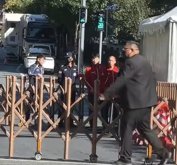 再不出手，国乒就毁了！
     当面骂功勋教练，如此猖獗，国家再不出手，不仅丢