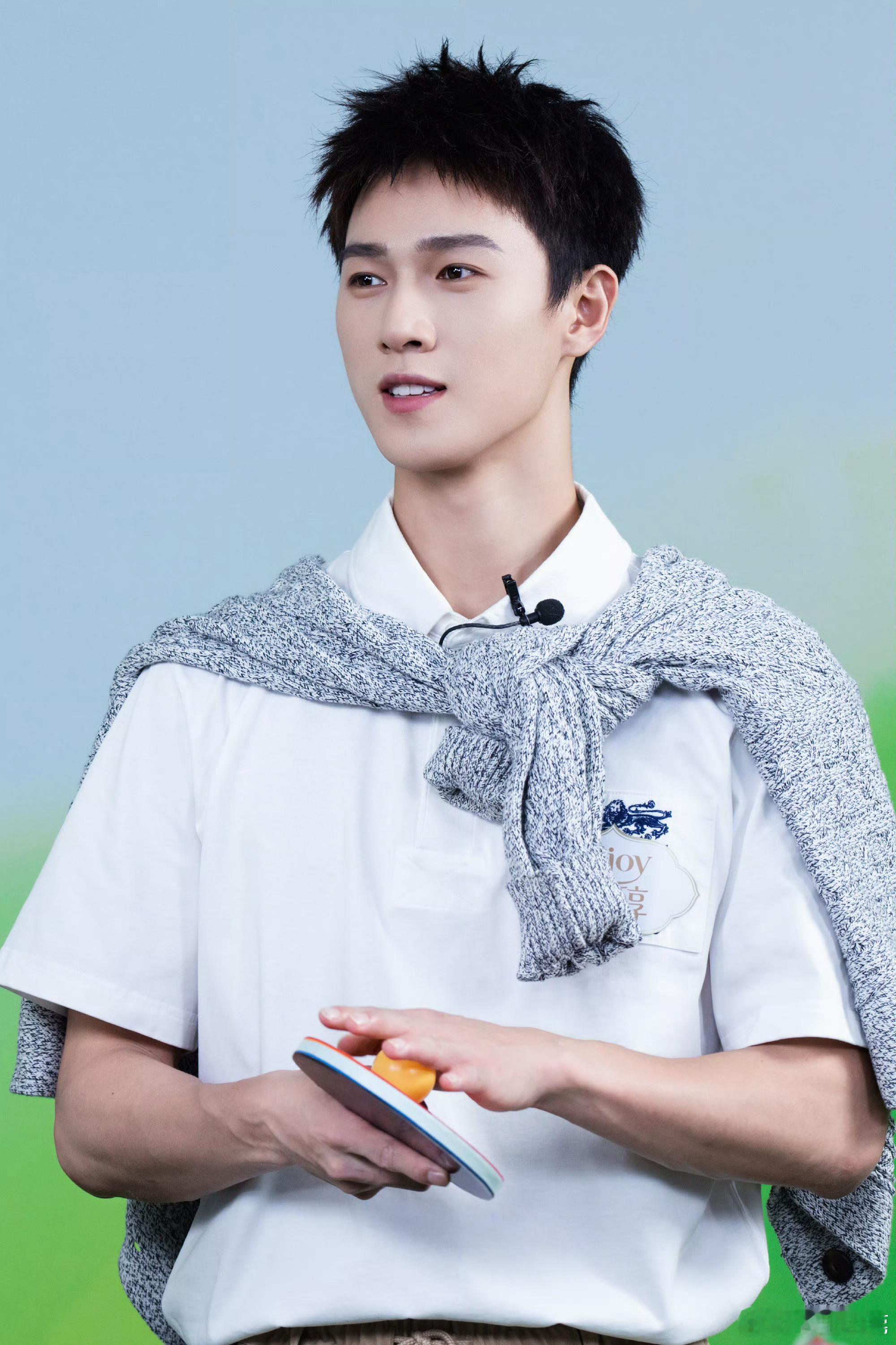 李昀锐lin[超话] lyr李昀锐耀眼 lyr李昀锐邢武ᴬ ᵗⁱʳᵉᵈ ˡⁱᶠᵉ