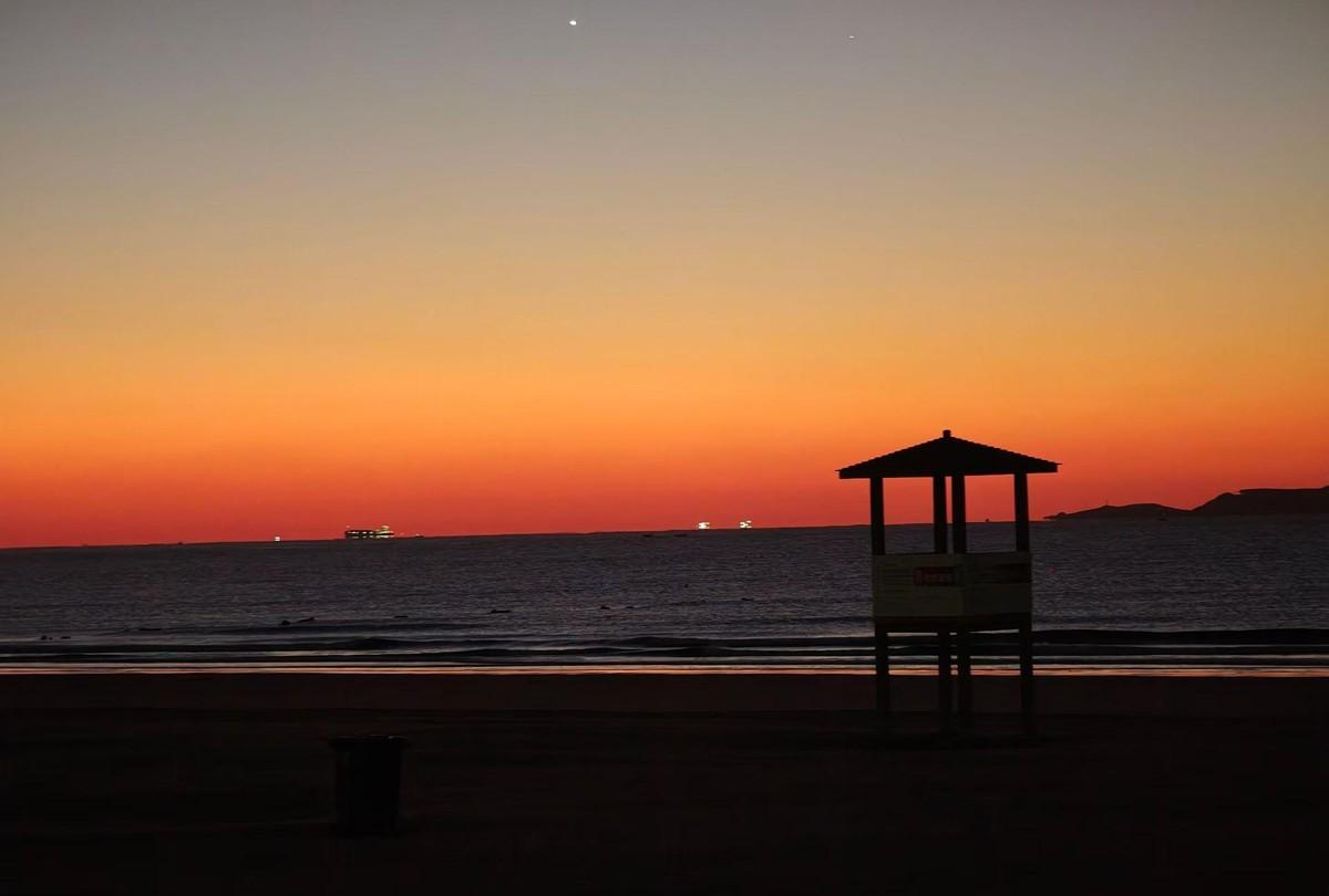 贵州老板娘开的足疗店又摊上事了。
新店开张不到半年，一位70多岁大爷做足疗时突然