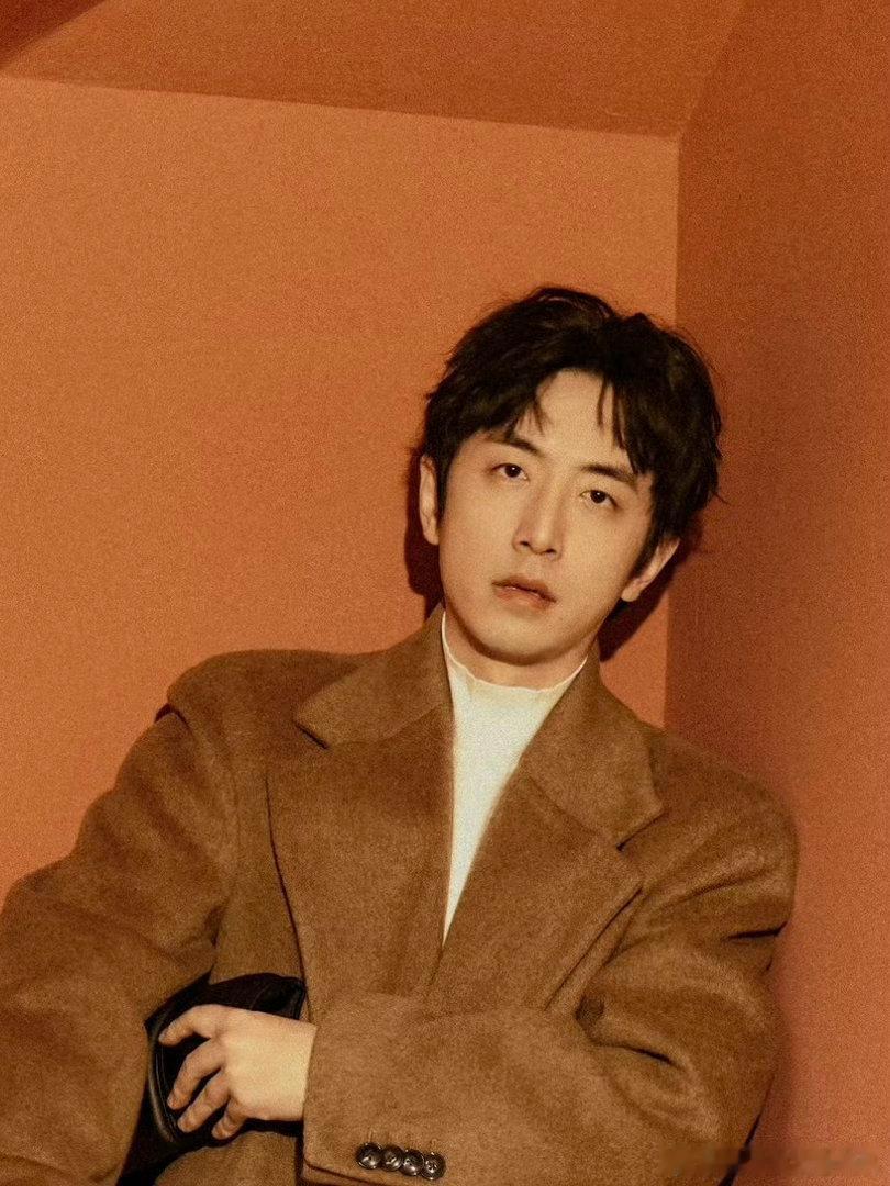 白客SBTI不会是思考者吧 被白客采访反应笑疯！小北抛贝塔系数，他从接梗到懵圈疯