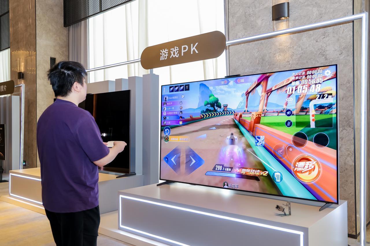 华为首款MateTV来了，售价8999元起，带来了满满的惊喜 ！其中最引人注目的