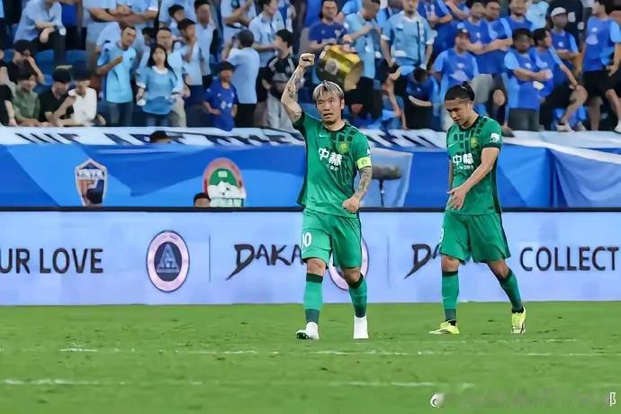 姜还是老的辣，张稀哲的脚法确实刁钻，一脚定乾坤厉害[赞]