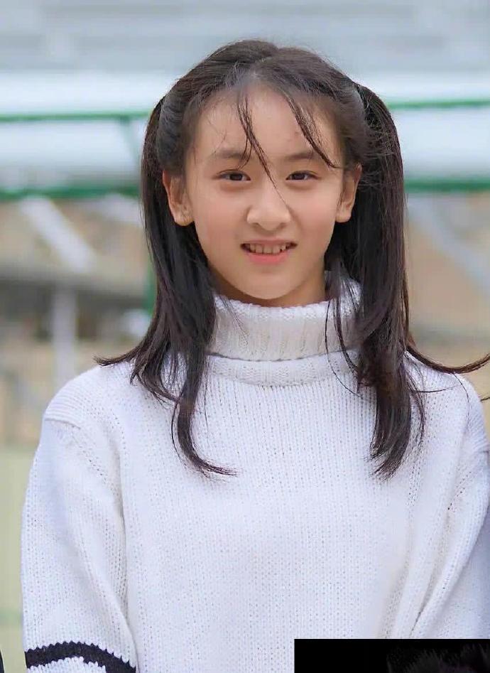 森碟和小S二女儿年龄相仿，却大大不同 