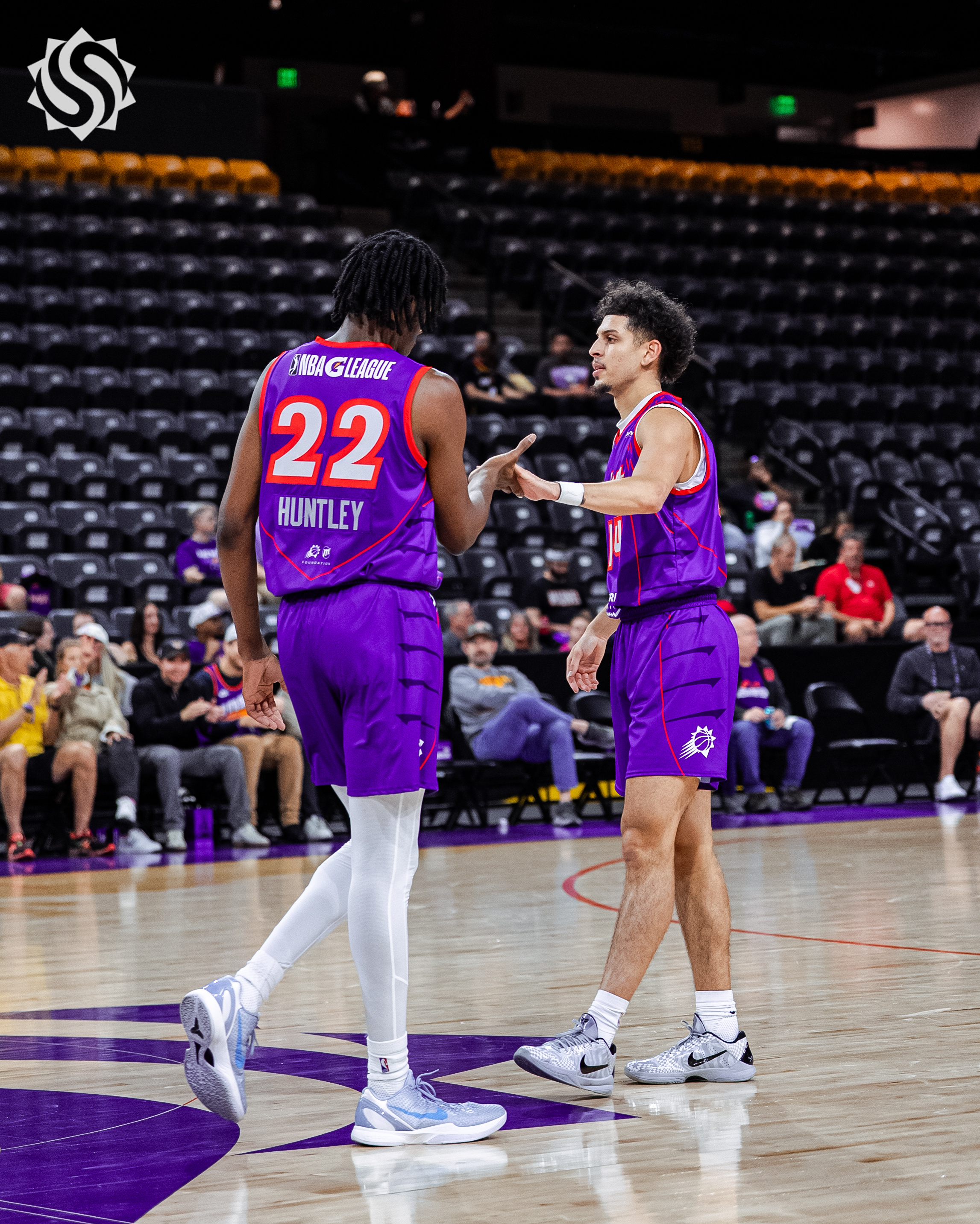 重新与我们签订双向合同的亨特利在昨晚的G联赛中表现出色，砍下32分14篮板的大号