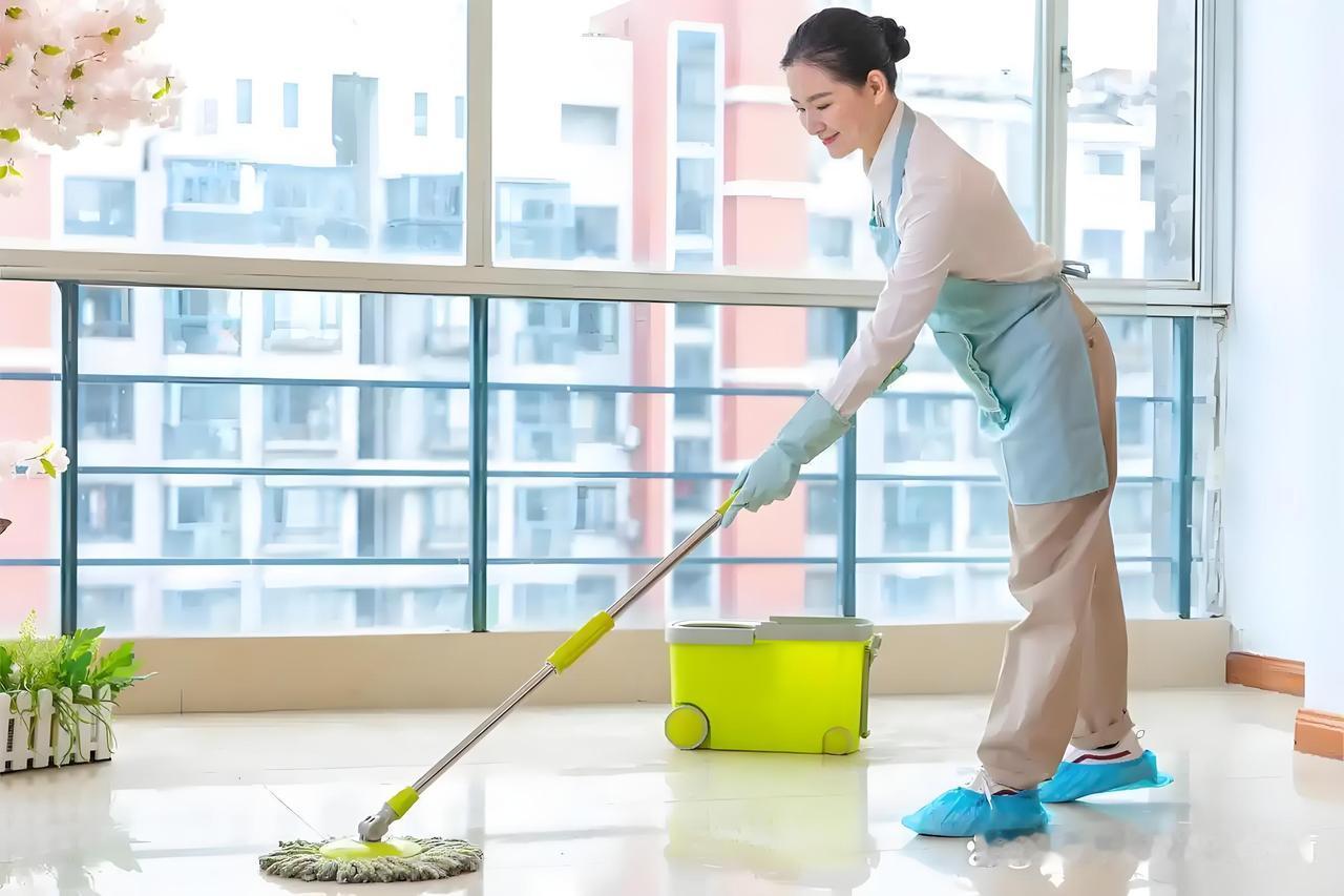 家政服务消费如今越来越常态化，做好这行，诚信和服务质量确实是关键。七地消委会报告