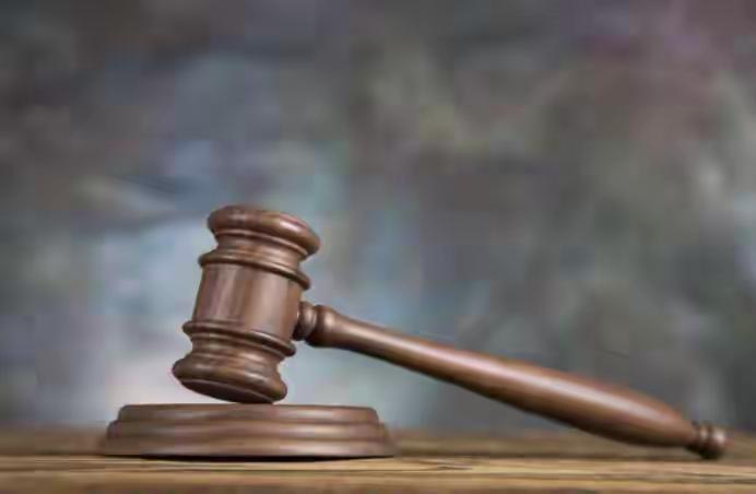 说话说，朋友妻不可欺，他是朋友妻不客气！而且专门趁朋友与老婆吵架时下手，不仅违法