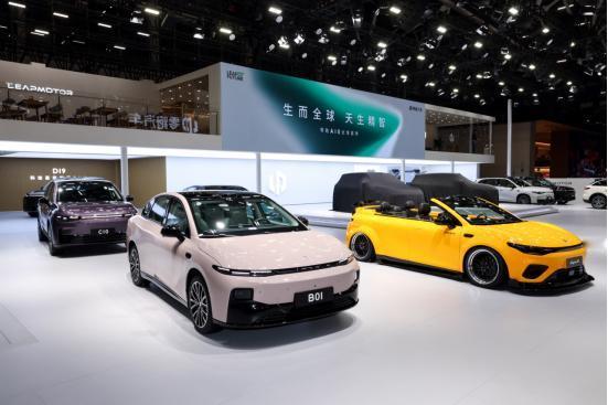 广州车展上的零跑，已经成为真正的“大明星”。

十一月月底来广州，哪里最热闹？答