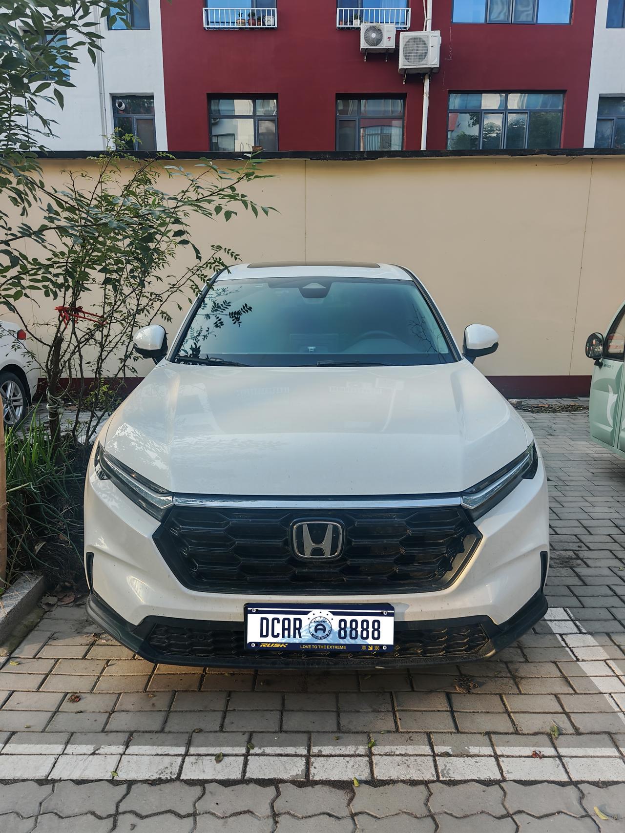 🚗【车型介绍】
我这是2023本田crv白色的睿型1.5T纯油版，当年买的时候
