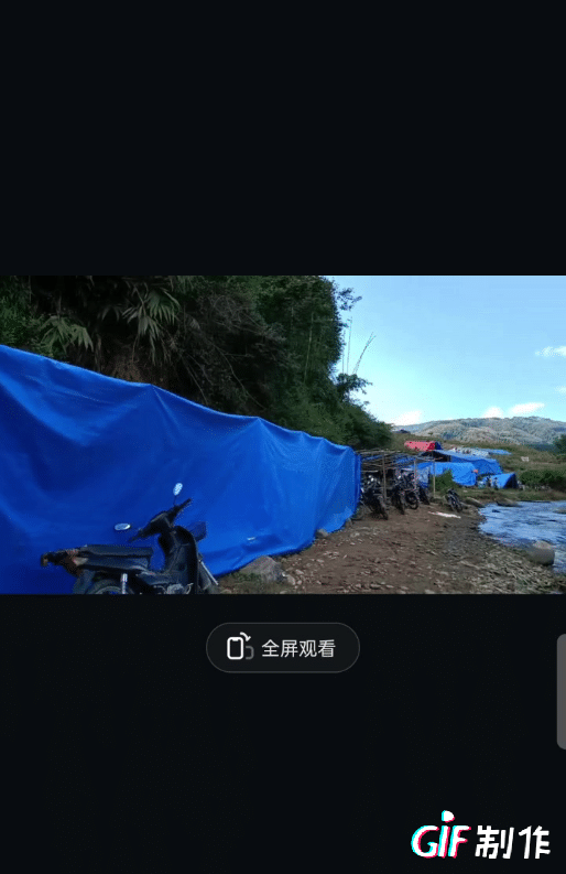 缅甸难民靠近边境线搭帐篷避难。
缅甸人很聪明，国内打仗现在哪里都不安全只有这里最