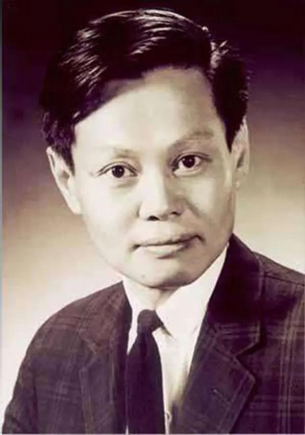 “两弹一星”不应该作为攻击杨振宁的理由！

邓稼先是研制两弹的主要负责人之一，钱