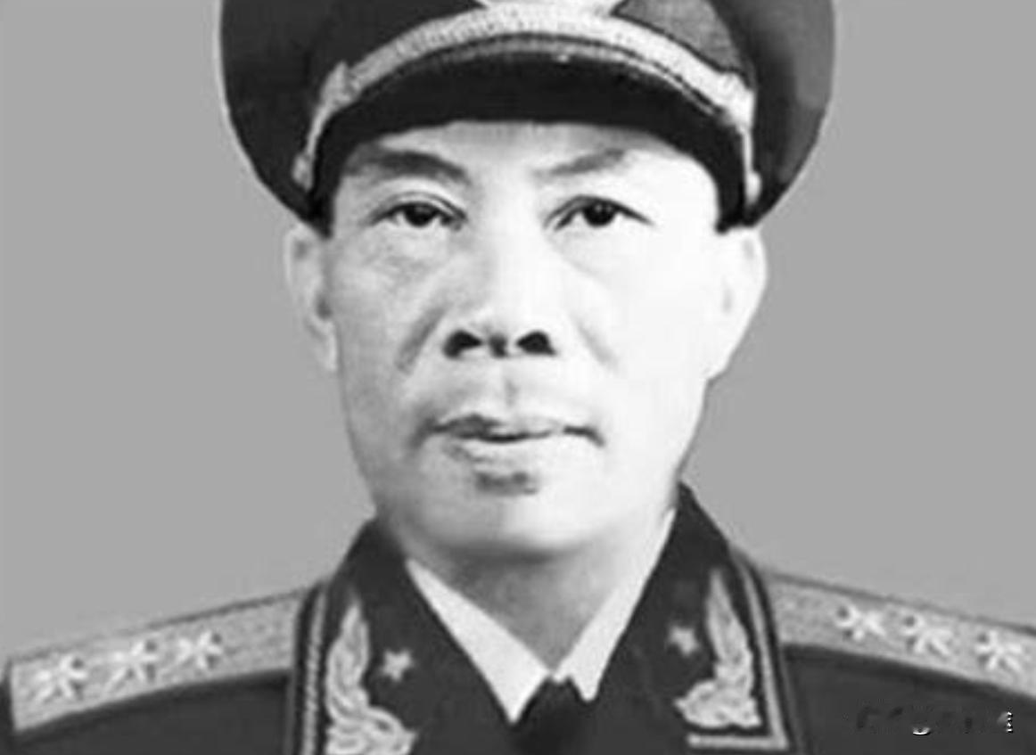 周士第，元帅的资历，最终却授了个上将衔。


很多人翻到周士第的履历，都会愣一下