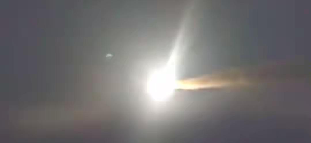 第80波打击，拒绝停战伊朗越打越狠，美军航母基地集体被揍