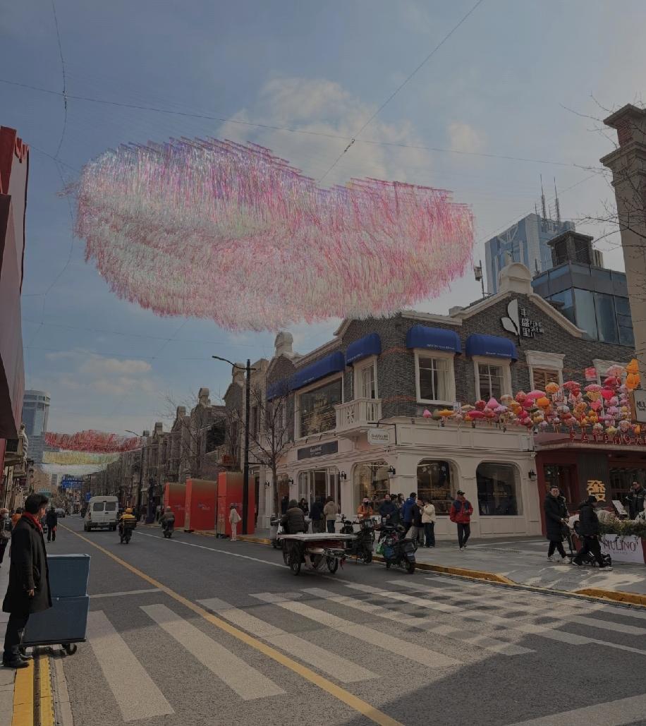 上海是真的开始空城了！年味渐浓，这座平日里熙攘的魔都，一下子就安静了下来。街头不