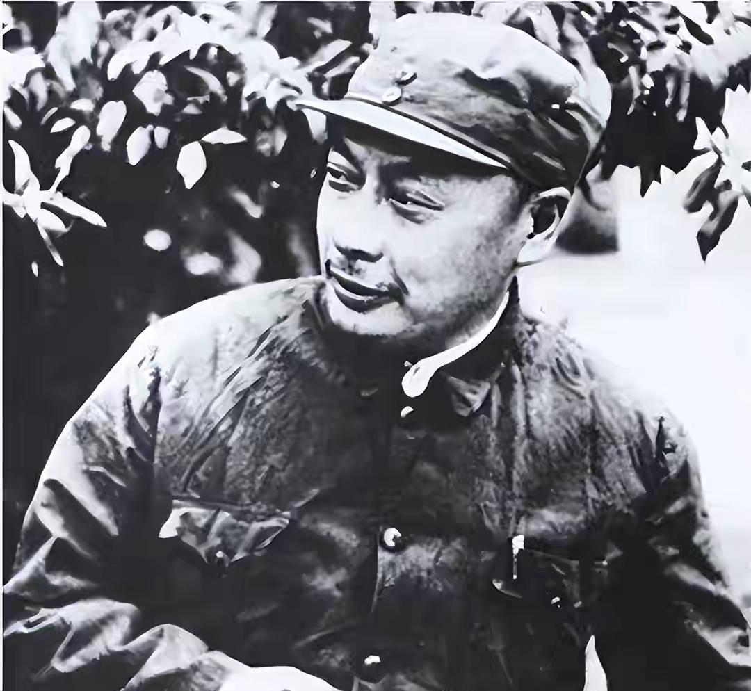 蒋介石至死不知，他最信任的侍从副官救下了新中国急需的兵工厂。

说起这个事儿，得