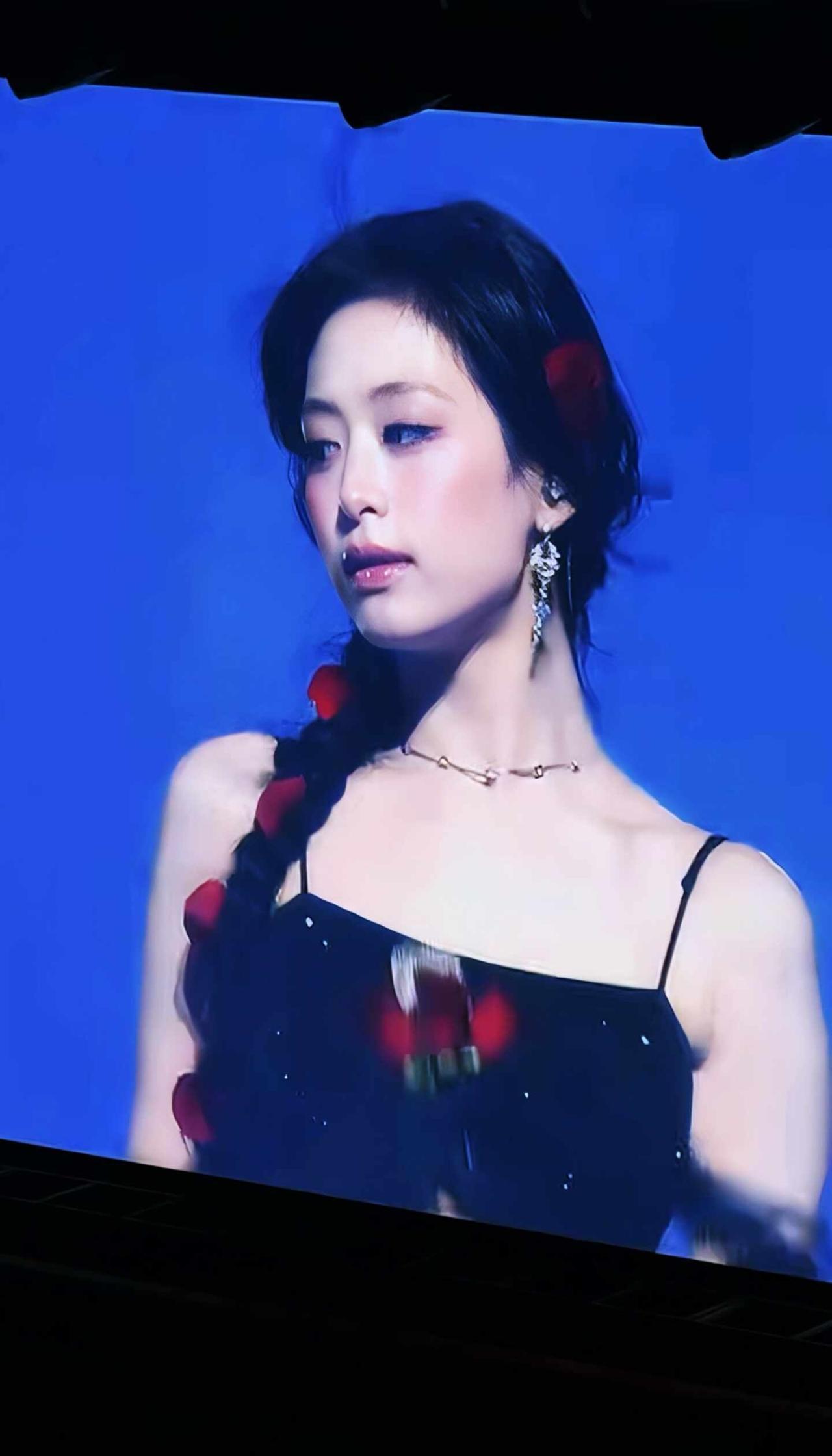 玫不掩野心
Ahyeon 郑雅贤 babymonster