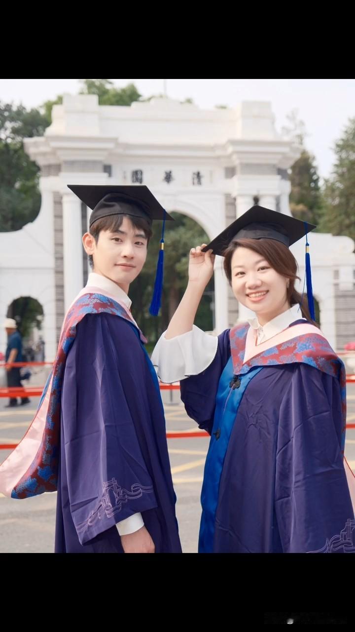 综艺《令人心动的offer5》实习生黄凯从清华大学法学院毕业啦，他还和带教律师刘