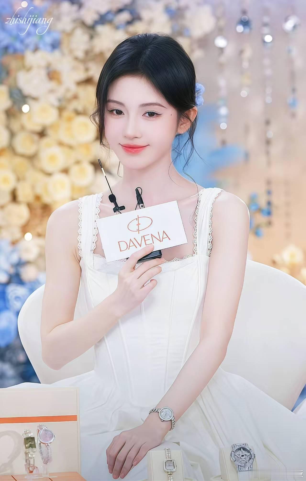 鞠婧祎直播拍手势舞鞠婧祎手势舞看一遍就会小鞠手势舞看一遍就会，萌晕，哇哦绝了啊 