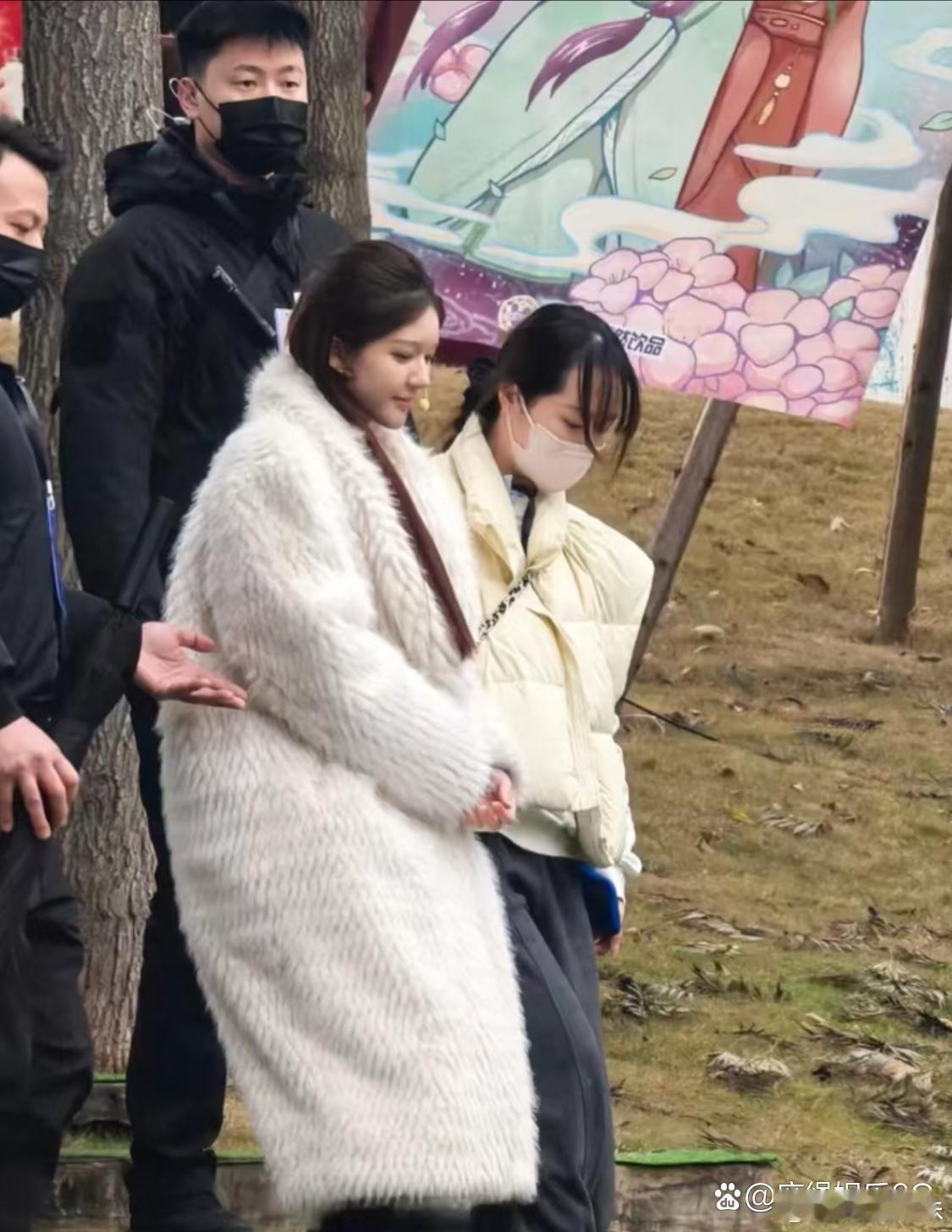 露思爸露思妈奶奶一直陪着呜呜呜呜呜呜眼泪要掉下来了 