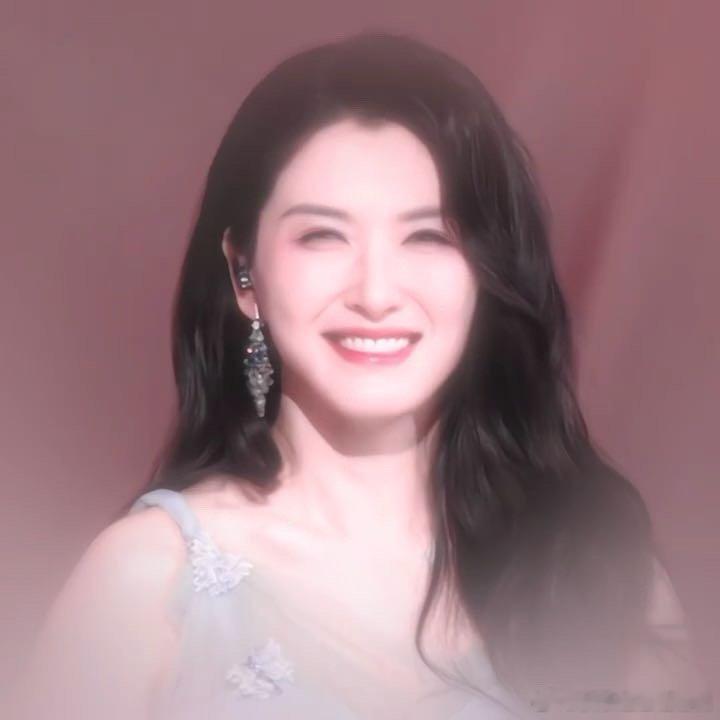 徐洁儿回应自己没人选 一开始没人选又怎样，徐洁儿用雨爱舞台证明了自己。高音直击人