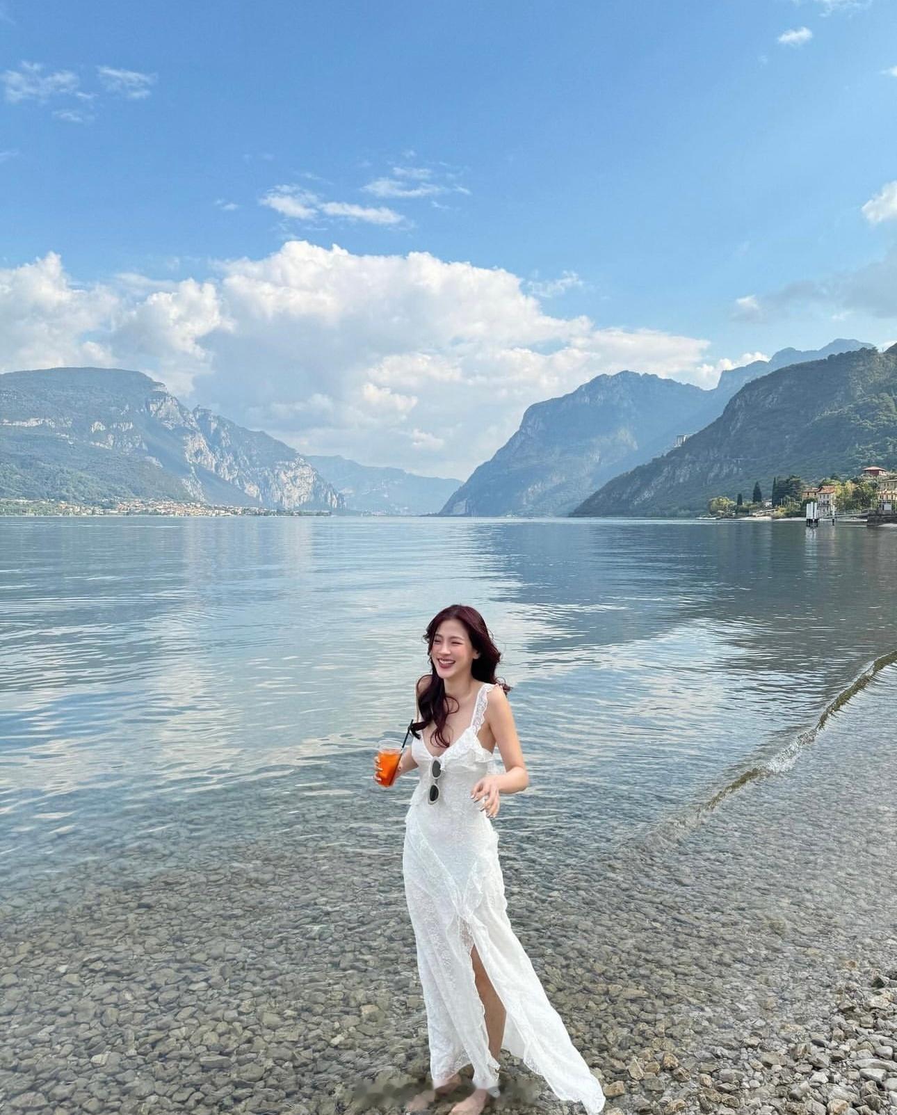 #baifern# baifern 小水在意大利科莫湖 📷pose好少女 ​​