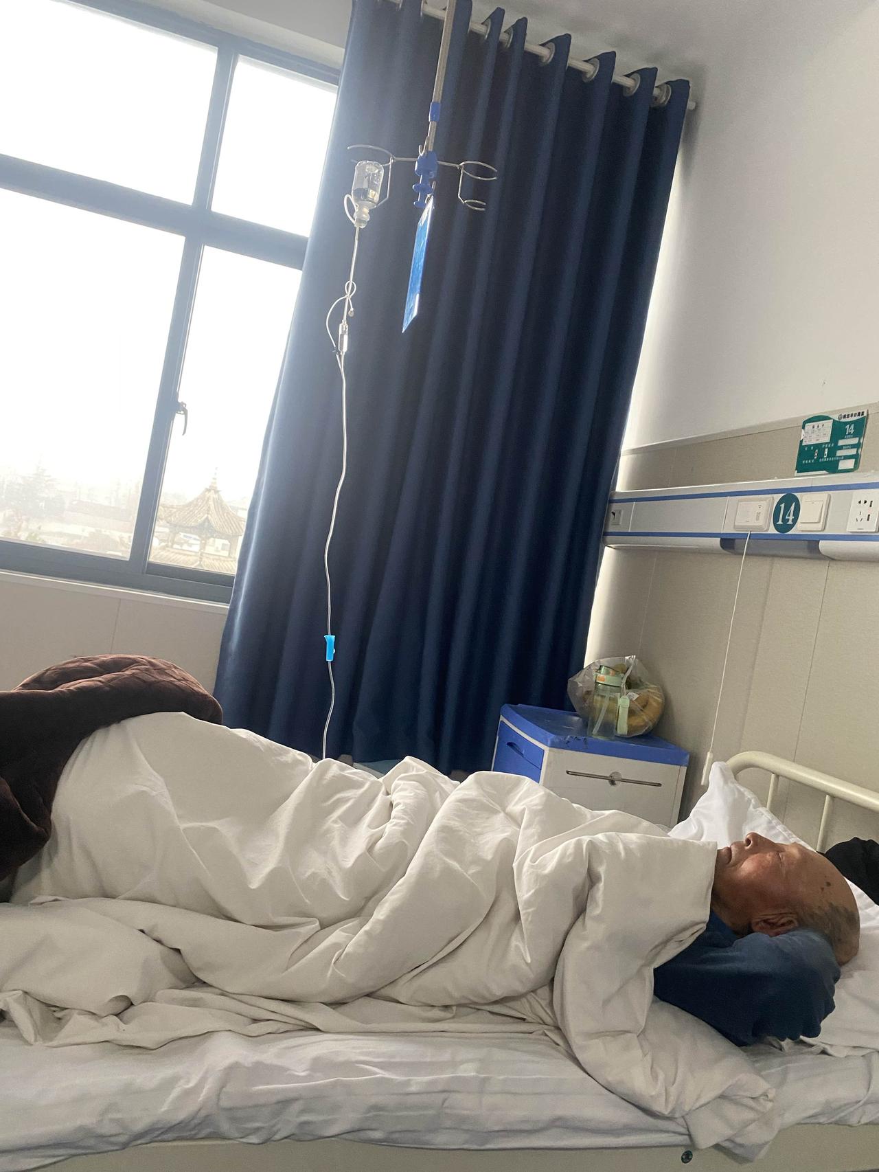 “农民养老金就该少，有工作的退休人员就该多”才公平，是这样吗？

今天中午，在医