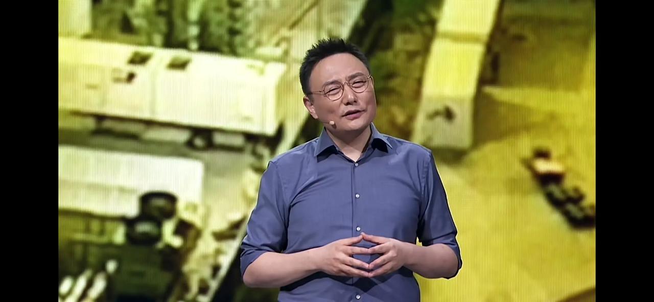 一天，有人问罗振宇：你每天早上发的一段完整的一段话，是怎么做到正好60秒的？他笑