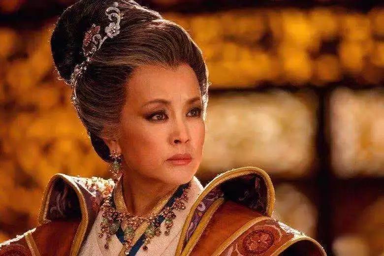 武则天改唐为周，史学家却将那段时间归入唐史，这其实有不少原因。从政治层面看，武则