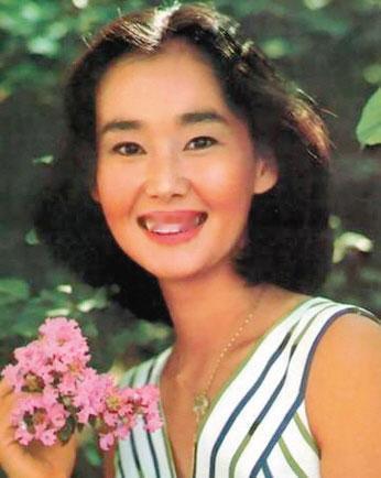 为什么会选中野良子演真由美？
当时制片人永田雅一刚从公司破产的泥坑里爬出来，憋着