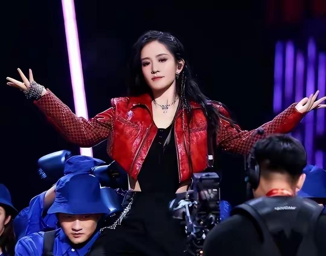 谢娜宣布巡演，骂声不断
粉丝的情怀不可一直被消费

谢娜5月在成都两场演唱会赢得