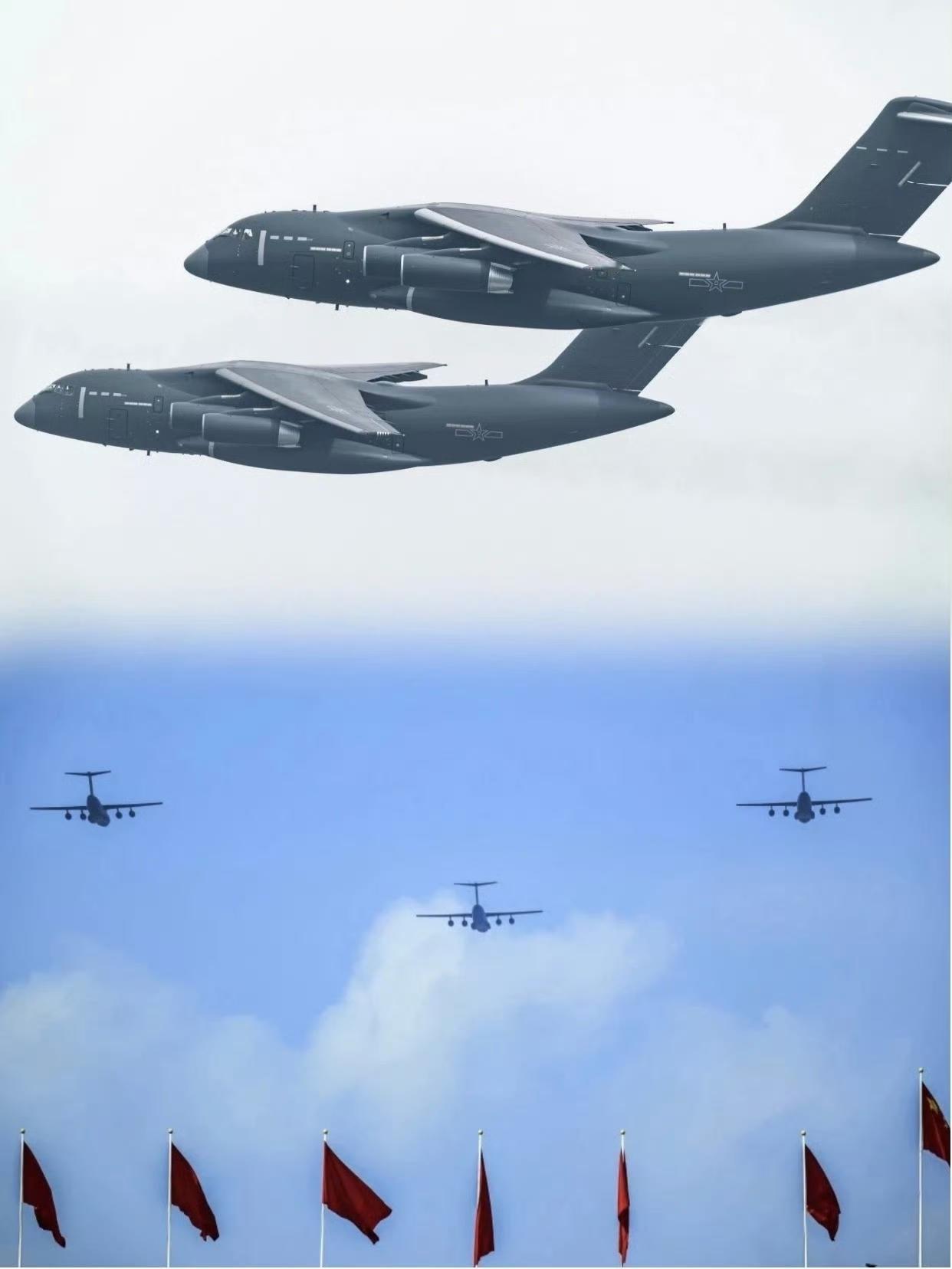 12月26日，三架运20飞机同时转场交付，标志着中航西飞全年批生产任务圆满收官。