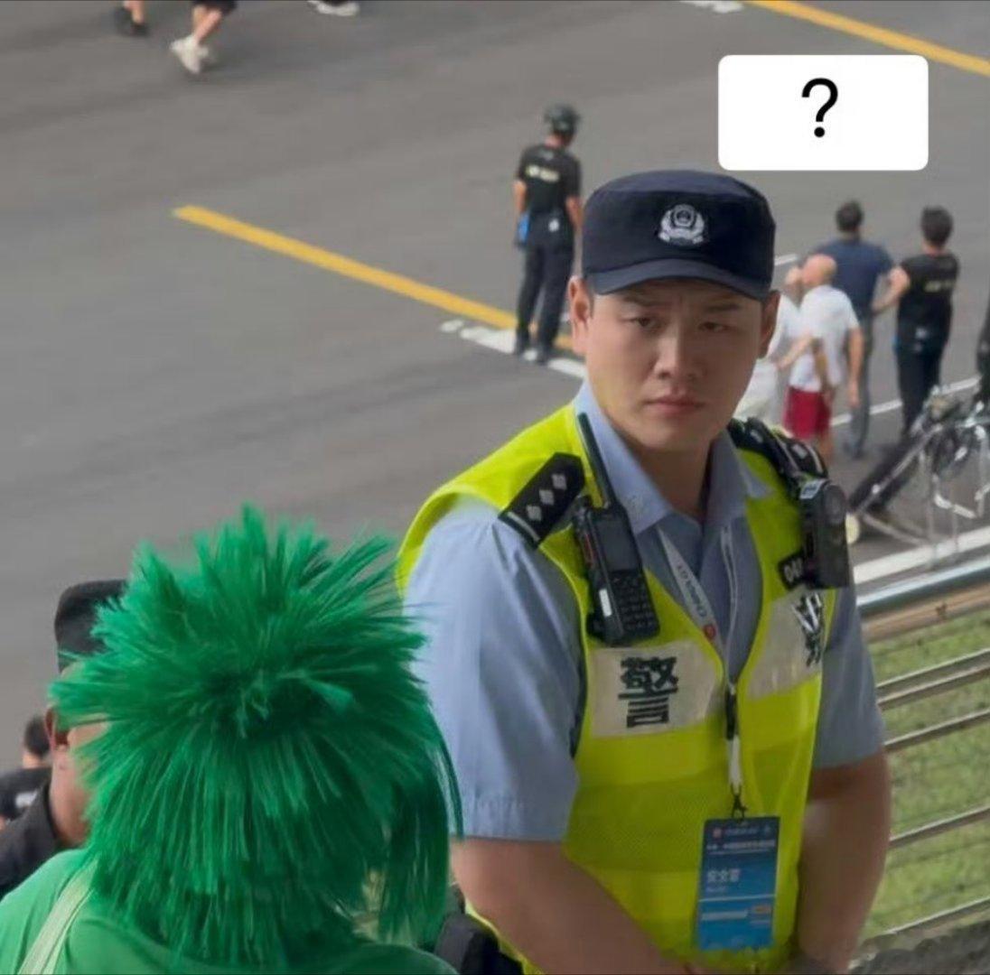 这谁能绷住 ​​​