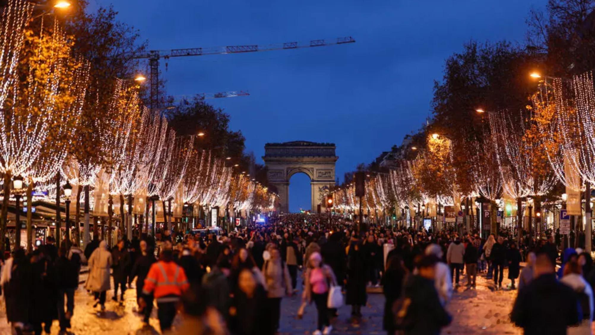 巴黎最著名街道“香榭丽舍大道”的名字从何而来？海外新鲜事 每年，超过一百万人走过