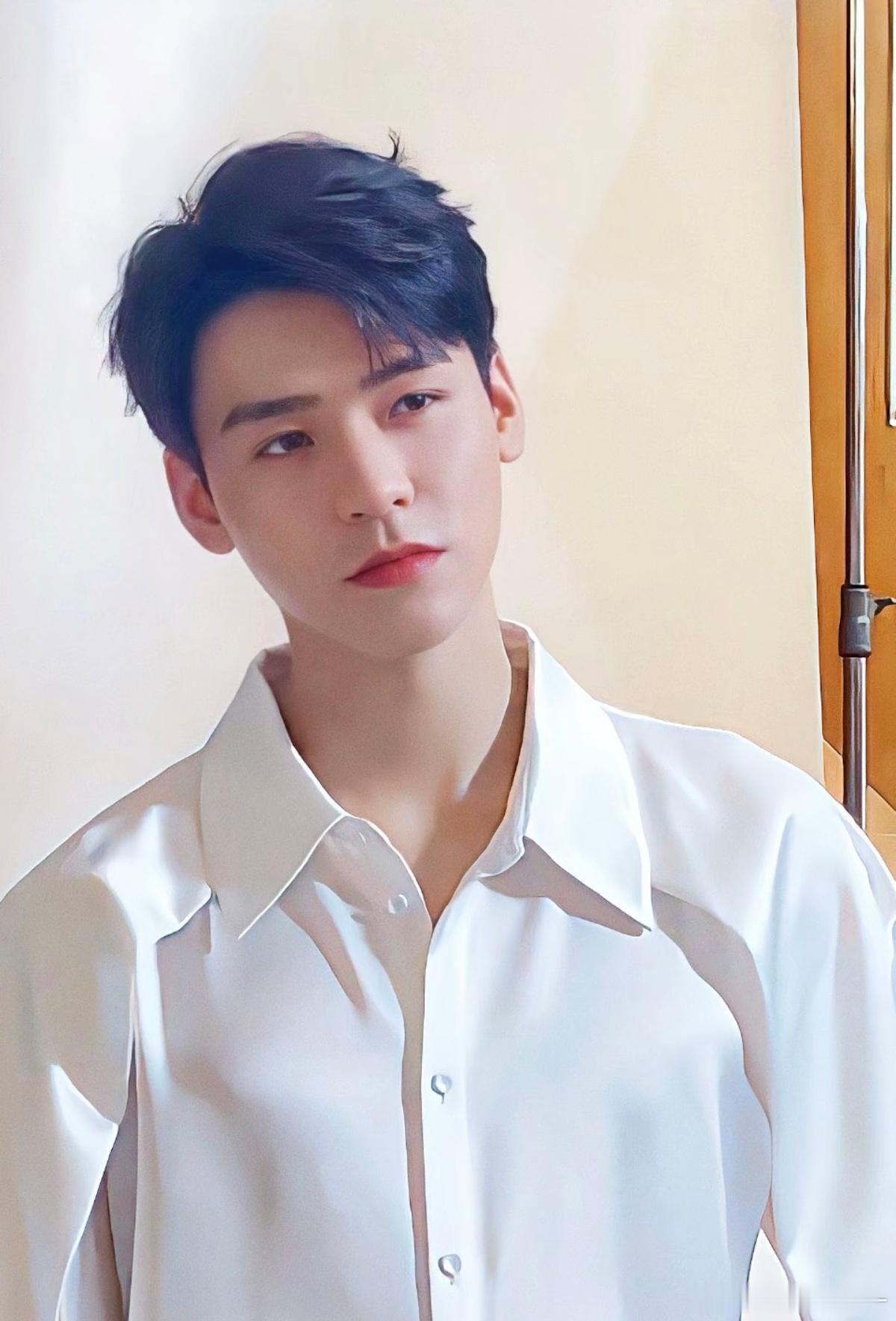 龚俊龚俊凤舞九天 gj龚俊陆小凤 gj.你仿佛一束光照进了我平平无奇的生命里龚俊