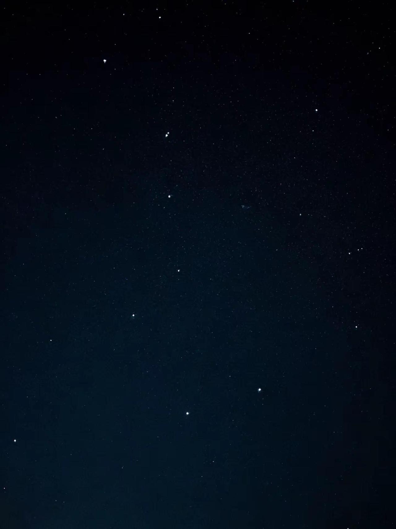 bgm 响起，回忆登场。北斗星伤感的人看星星