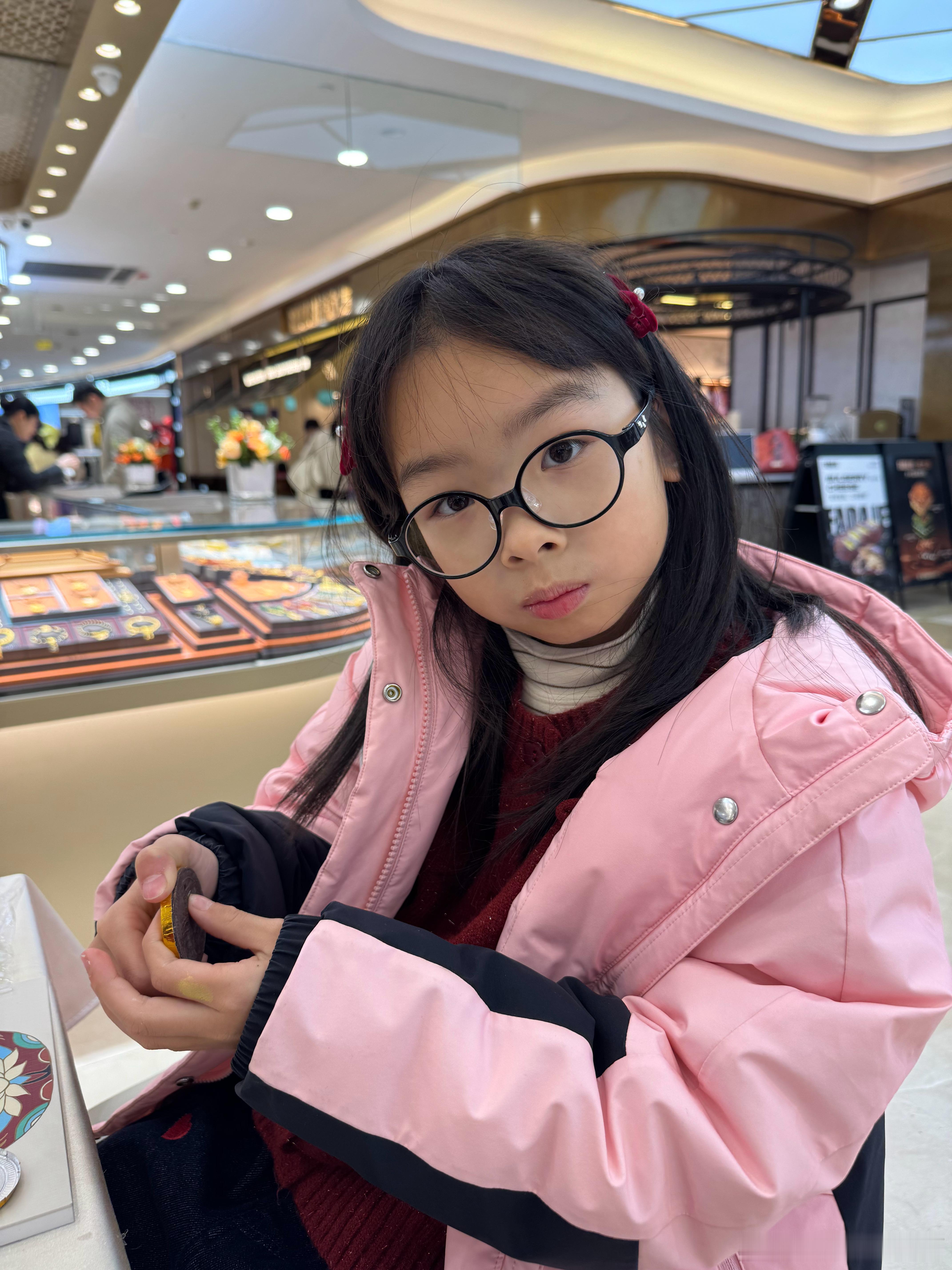 带安安来参加金店的手工活动今日金价 1400+原本想着算了，有喜欢的就买不管价格