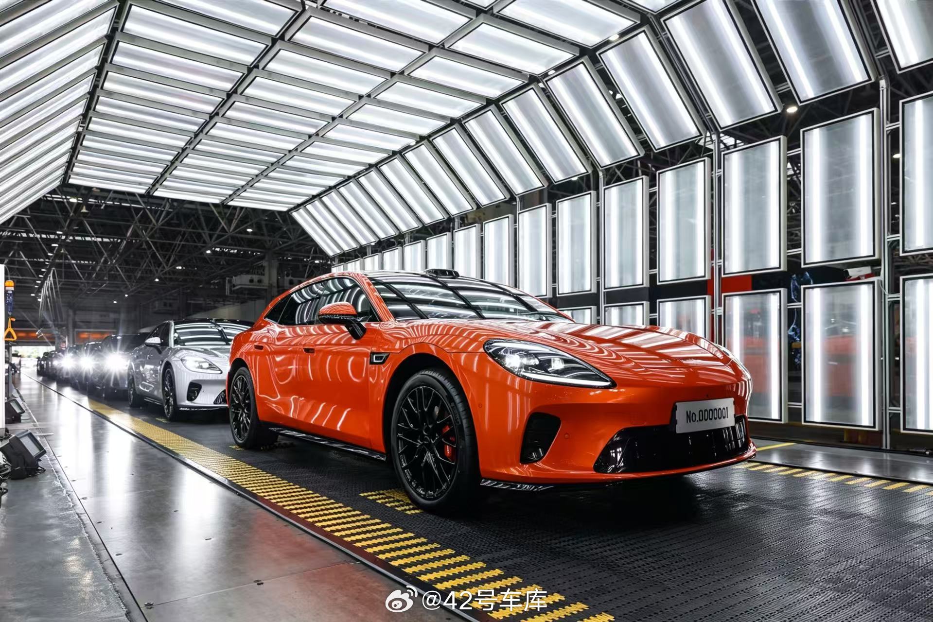启境 GT7 宣布首台量产车正式下线，26 号正式上市交付！21.9 万的价格还