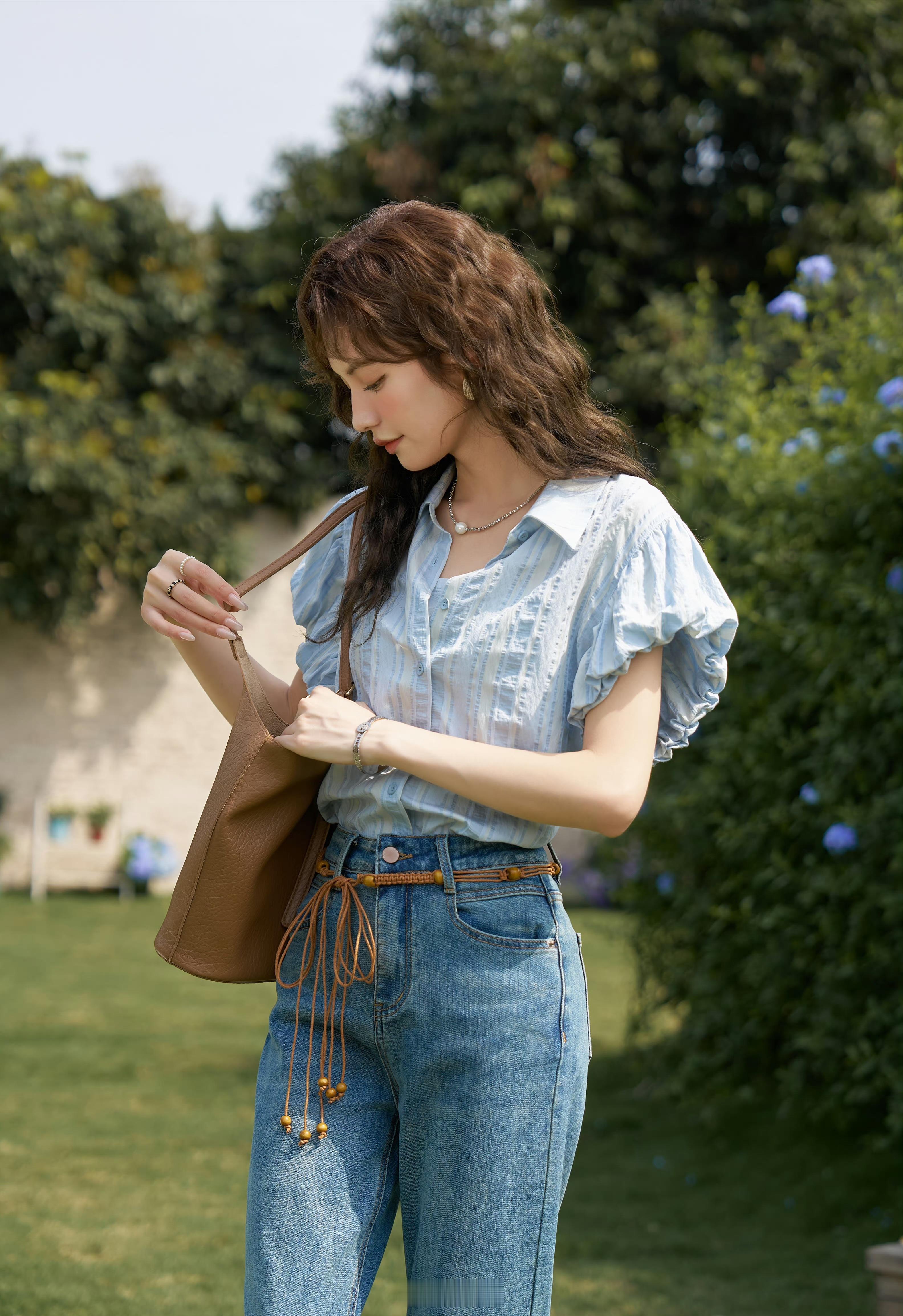 清爽干净的小飞袖条纹衬衫，好有南法少女的感觉 ​​​