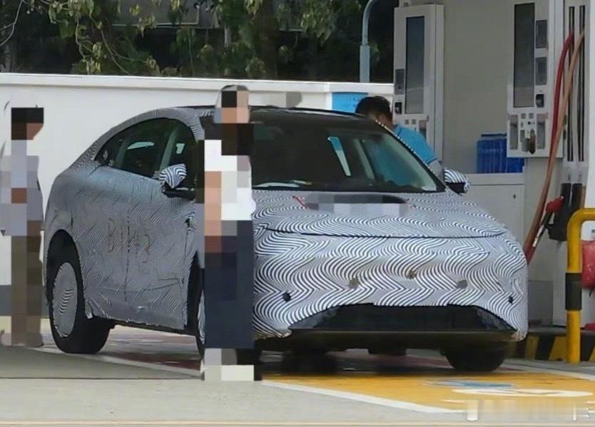 小鹏g6 疑似小鹏G6的增程版，出增程应该能让这车销量再上一个台阶大v聊车 ​​