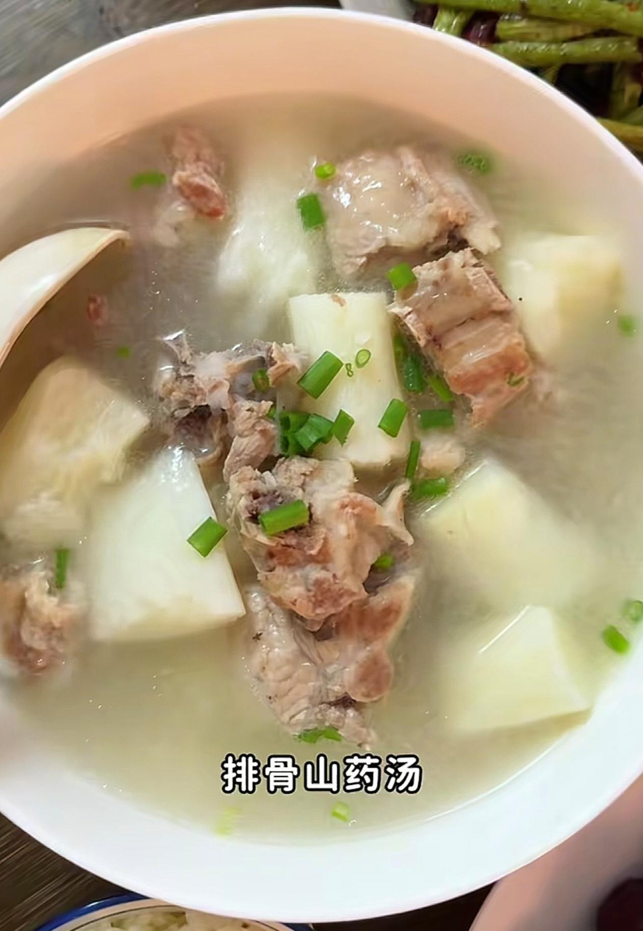 在外出差折腾两天，昨天上午回了家，浑身累得不行，洗漱完直接睡了，睁眼都十二点多了
