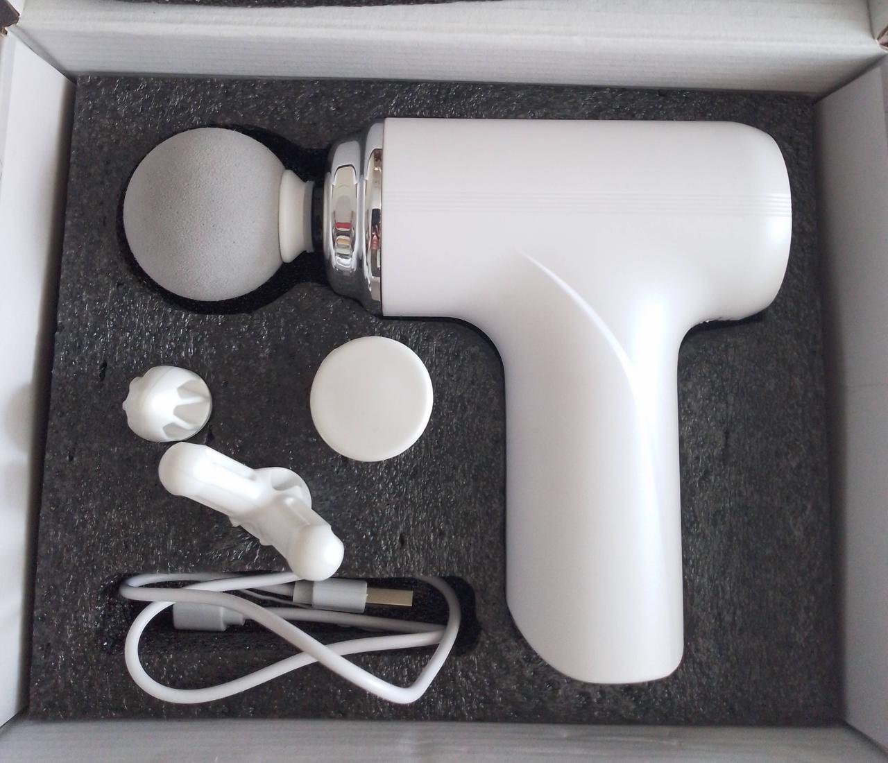 年纪大了难免会有一些毛病，我在退休群里说右腿疼，不知道有什么膏药贴好用呢？有一个