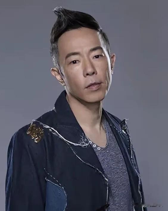 62岁黄贯中，悲痛转发悼念！
9月4日深夜，歌手黄贯中在微博发文悼念，配文写下：