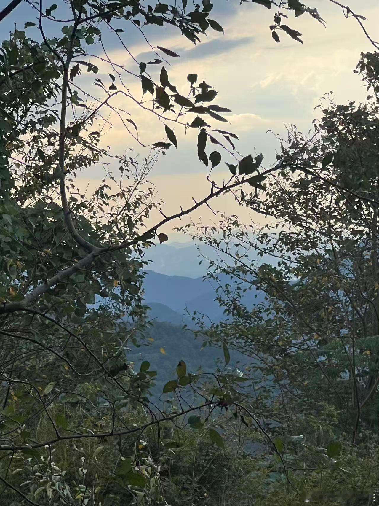 大地自待有缘人，无缘纵使相逢亦会错过。这些年外出寻龙点穴，我都尽量为其点出当地最