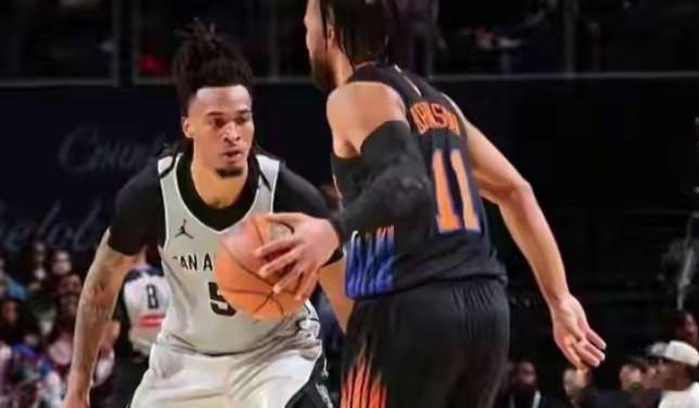 NBA总决赛马刺vs尼克斯NBA总决赛，马刺主场对阵尼克斯的第二场比赛中，出现了