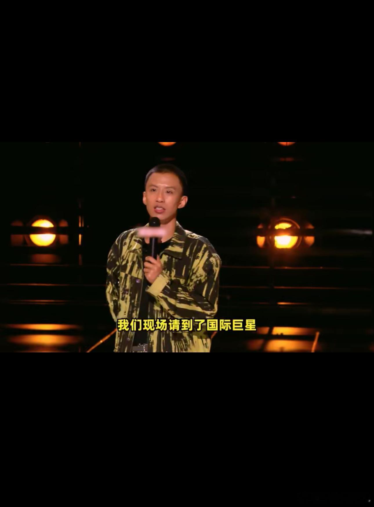 小黄人大闹喜单舞台 轻松幽默的小黄人再次为我们献上欢乐，带来一段段治愈的表演！让