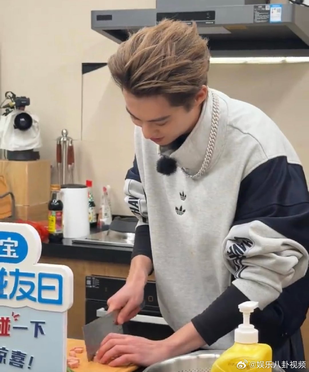 白鹿厨房直拍镜头 白鹿客栈厨房第一视角 亲爱的客栈 谁被拿捏了！本以为是白鹿厨房