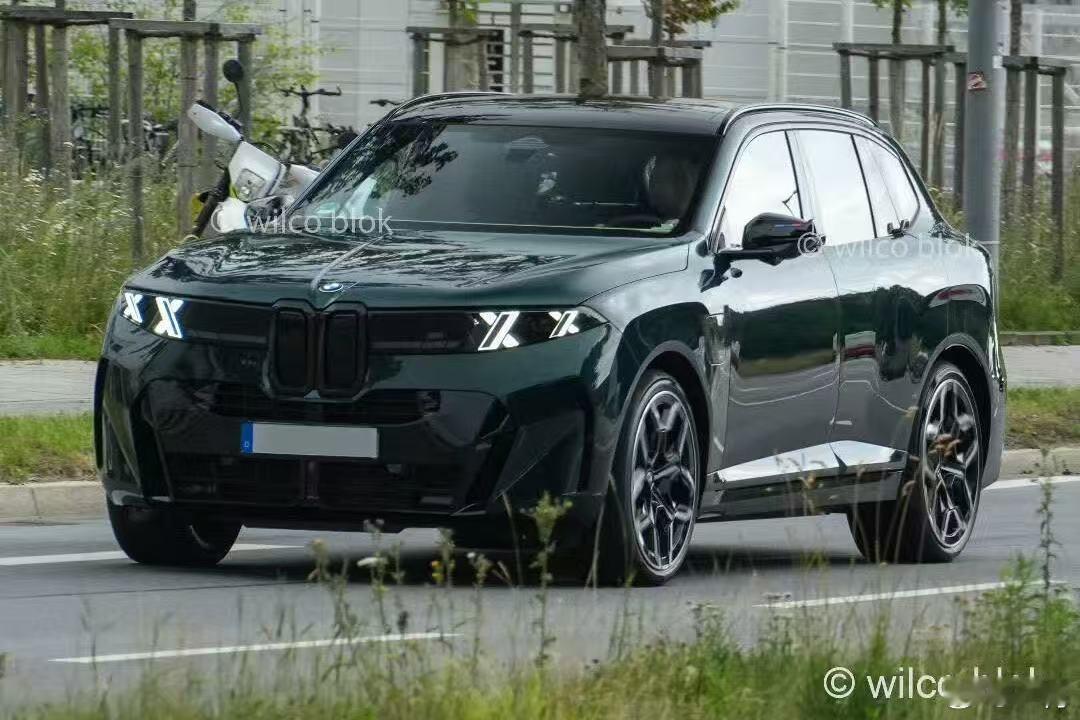 宝马的 SUV 新品，非常威猛，像一匹汗血宝马！几个月前，全新宝马 X3 公布造