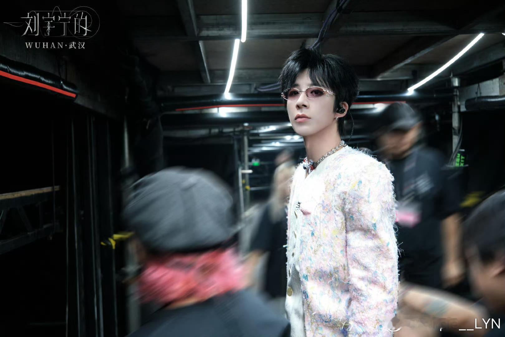 摩登兄弟给刘宇宁的小纸条/刘宇宁的第二张专辑刘宇宁的 刘宇宁他的舞台台风超稳，越